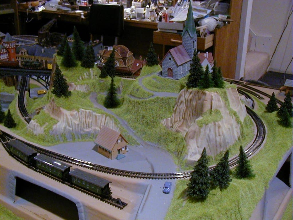 Jayson's 3' X 5' Outstanding N Scale Model Train Layout