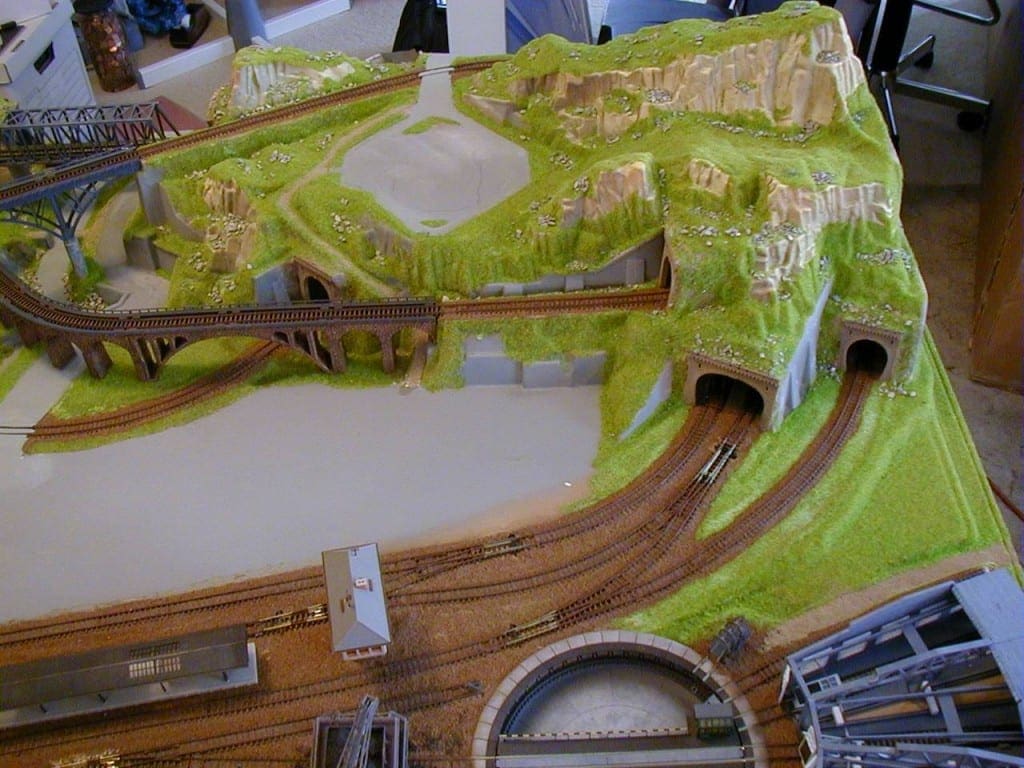 Jayson's 3' X 5' Outstanding N Scale Model Train Layout