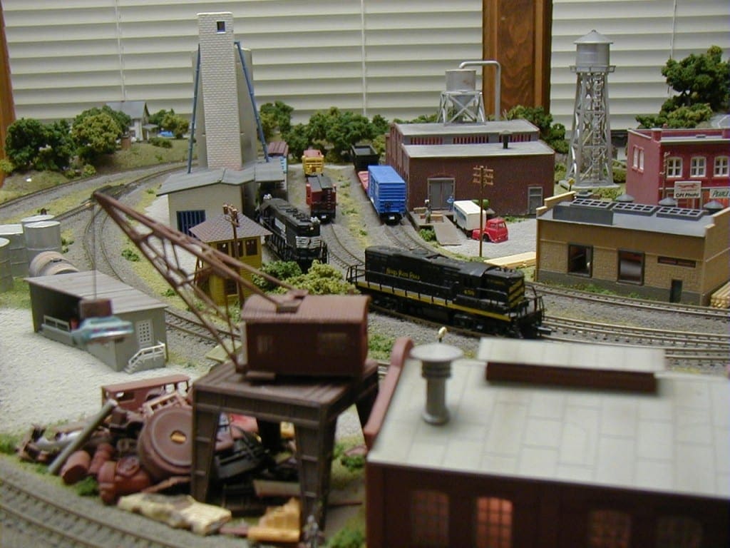 Greg's Incredible 4' X 4' N Scale Model Train Layout Photo Gallery