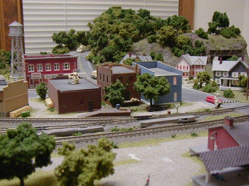 Greg's Incredible 4' X 4' N Scale Model Train Layout Photo Gallery