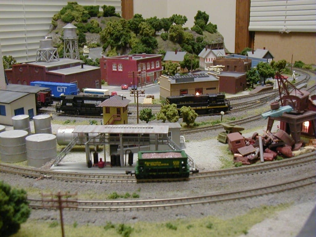 Greg's Incredible 4' X 4' N Scale Model Train Layout Photo Gallery