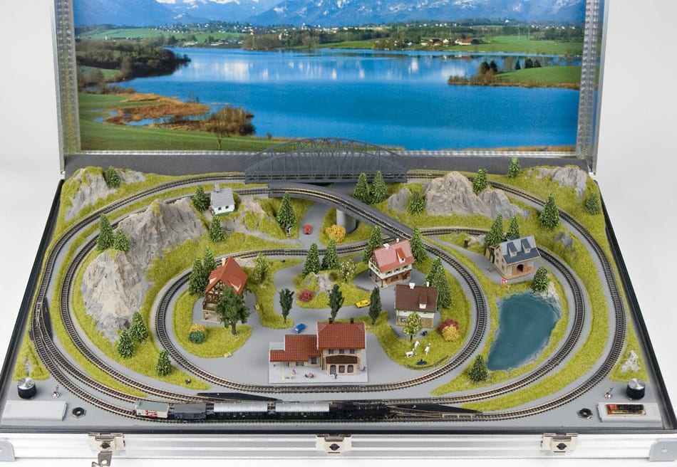 How to Build a Small Layout for Your Z Scale Trains 